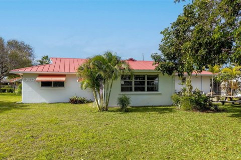 House in St. Lucie, Florida 3 bedrooms, 111.39 sq.m. № 1485216 - photo 9