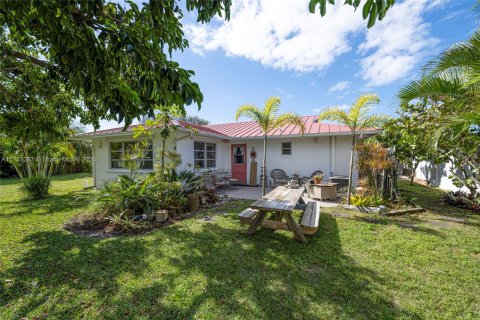 House in St. Lucie, Florida 3 bedrooms, 111.39 sq.m. № 1485216 - photo 12
