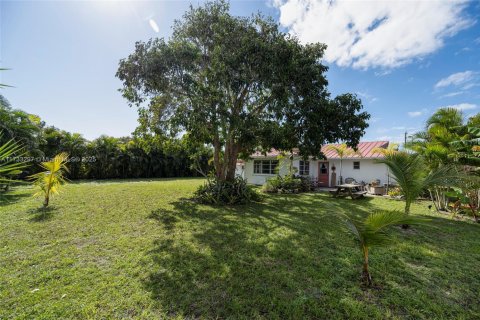 House in St. Lucie, Florida 3 bedrooms, 111.39 sq.m. № 1485216 - photo 16