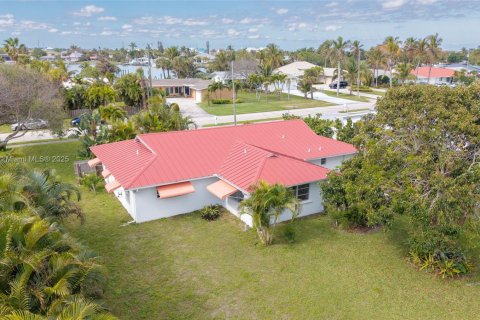 House in St. Lucie, Florida 3 bedrooms, 111.39 sq.m. № 1485216 - photo 8