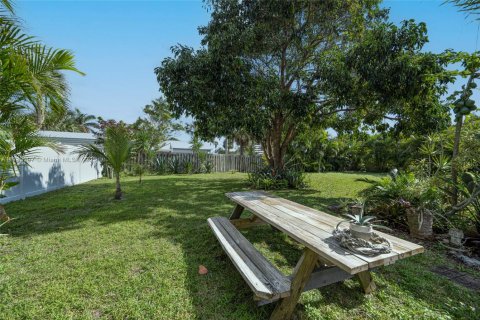 House in St. Lucie, Florida 3 bedrooms, 111.39 sq.m. № 1485216 - photo 13