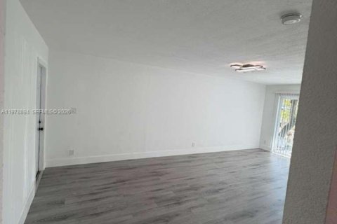Appartement à louer à Plantation, Floride: 1 chambre, 59.18 m2 № 2046435 - photo 3