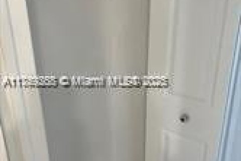 Купить кондоминиум в Майами-Бич, Флорида 1 спальня, 93.46м2, № 1985603 - фото 19