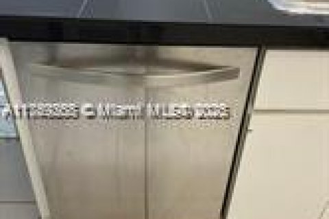 Купить кондоминиум в Майами-Бич, Флорида 1 спальня, 93.46м2, № 1985603 - фото 11