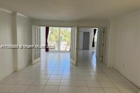 Купить кондоминиум в Майами-Бич, Флорида 1 спальня, 93.46м2, № 1985603 - фото 17