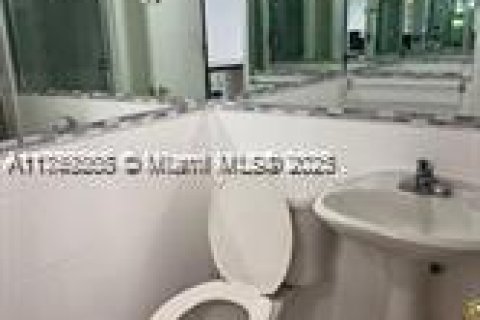 Купить кондоминиум в Майами-Бич, Флорида 1 спальня, 93.46м2, № 1985603 - фото 20