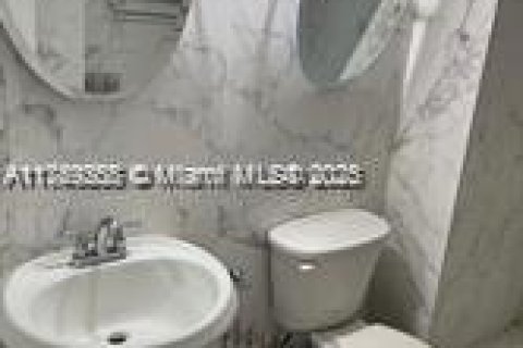 Купить кондоминиум в Майами-Бич, Флорида 1 спальня, 93.46м2, № 1985603 - фото 15