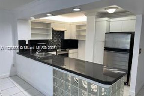 Купить кондоминиум в Майами-Бич, Флорида 1 спальня, 93.46м2, № 1985603 - фото 18