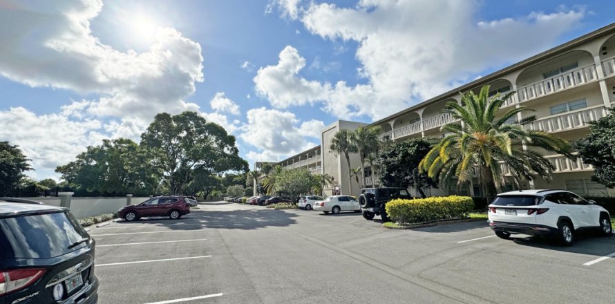 Condo in Coconut Creek, Florida, 2 bedrooms № 1185475