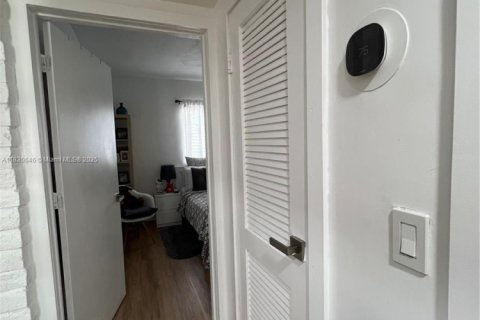 Casa en venta en Miami, Florida, 3 dormitorios, 156.45 m2 № 2016212 - foto 26