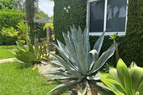 Casa en venta en Miami, Florida, 3 dormitorios, 156.45 m2 № 2016212 - foto 4