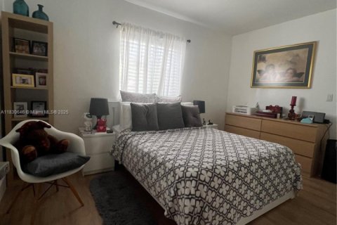 Casa en venta en Miami, Florida, 3 dormitorios, 156.45 m2 № 2016212 - foto 21