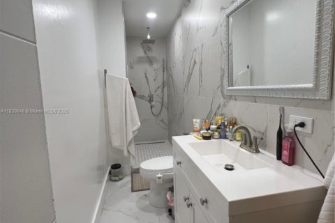 Casa en venta en Miami, Florida, 3 dormitorios, 156.45 m2 № 2016212 - foto 28