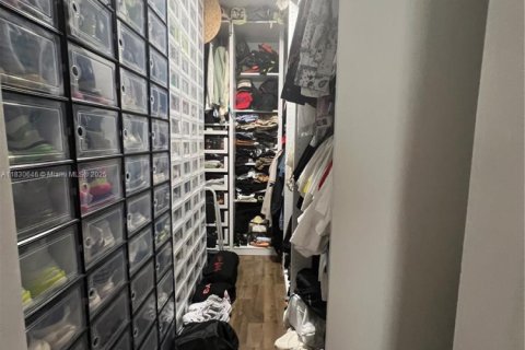 Casa en venta en Miami, Florida, 3 dormitorios, 156.45 m2 № 2016212 - foto 29