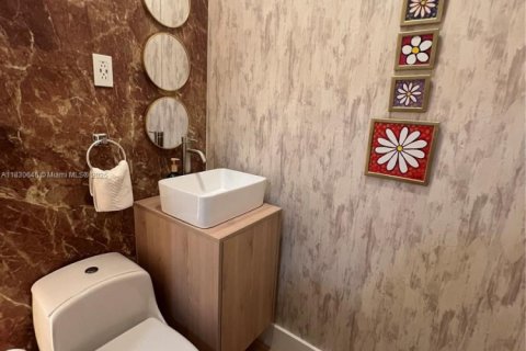 Casa en venta en Miami, Florida, 3 dormitorios, 156.45 m2 № 2016212 - foto 18