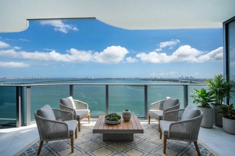 Снять в аренду кондоминиум в Майами, Флорида 2 спальни, 121.33м2, № 2058584 - фото 14