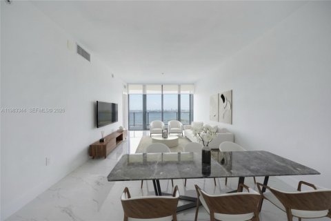 Снять в аренду кондоминиум в Майами, Флорида 2 спальни, 121.33м2, № 2058584 - фото 9