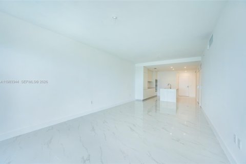 Снять в аренду кондоминиум в Майами, Флорида 2 спальни, 121.33м2, № 2058584 - фото 12