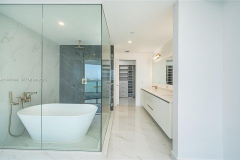 Снять в аренду кондоминиум в Майами, Флорида 2 спальни, 121.33м2, № 2058584 - фото 22