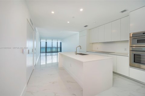 Снять в аренду кондоминиум в Майами, Флорида 2 спальни, 121.33м2, № 2058584 - фото 5