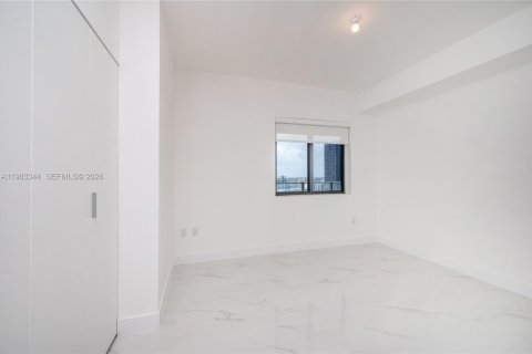 Снять в аренду кондоминиум в Майами, Флорида 2 спальни, 121.33м2, № 2058584 - фото 27