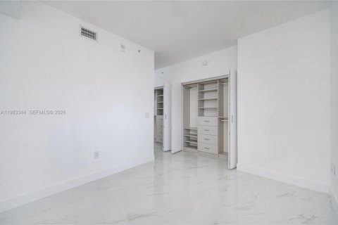 Снять в аренду кондоминиум в Майами, Флорида 2 спальни, 121.33м2, № 2058584 - фото 29