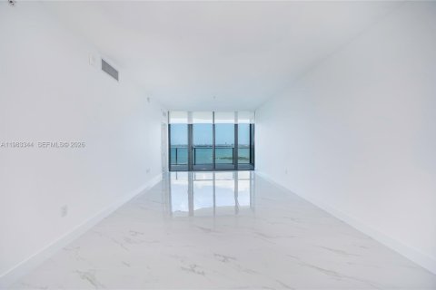 Снять в аренду кондоминиум в Майами, Флорида 2 спальни, 121.33м2, № 2058584 - фото 8