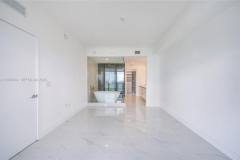 Снять в аренду кондоминиум в Майами, Флорида 2 спальни, 121.33м2, № 2058584 - фото 18