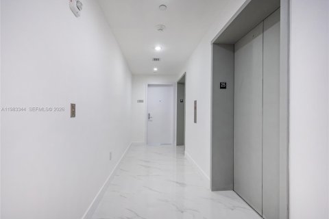 Снять в аренду кондоминиум в Майами, Флорида 2 спальни, 121.33м2, № 2058584 - фото 3