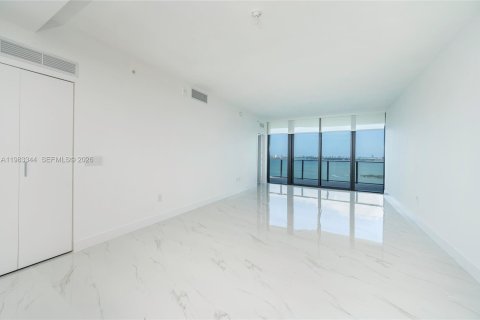 Снять в аренду кондоминиум в Майами, Флорида 2 спальни, 121.33м2, № 2058584 - фото 10