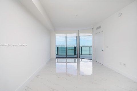 Снять в аренду кондоминиум в Майами, Флорида 2 спальни, 121.33м2, № 2058584 - фото 21