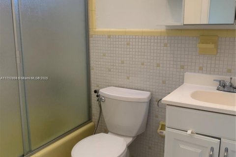 Condo in Miami, Florida, 1 bedroom  № 2076751 - photo 29