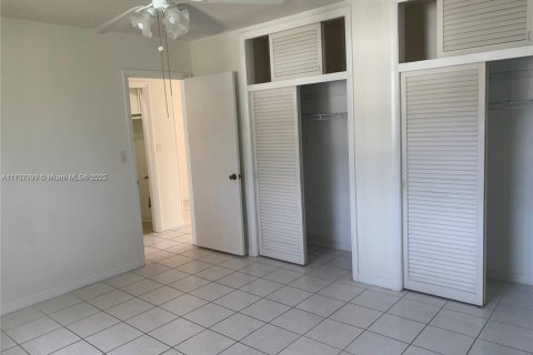 Condo in Miami, Florida, 1 bedroom  № 2076751 - photo 28