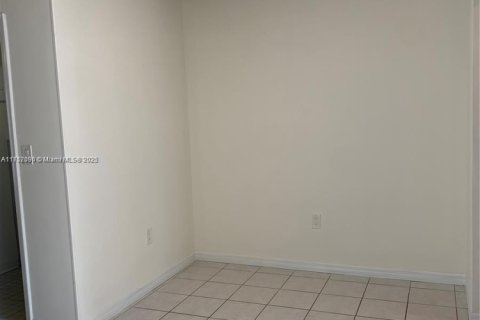 Condo in Miami, Florida, 1 bedroom  № 2076751 - photo 20