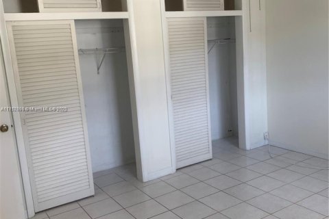 Condo in Miami, Florida, 1 bedroom  № 2076751 - photo 27