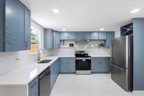 Villa ou maison à vendre à Tampa, Floride: 3 chambres, 112.41 m2 № 2206827 - photo 9