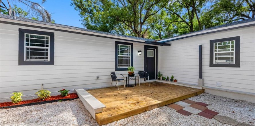 Villa ou maison à Tampa, Floride 3 chambres, 112.41 m2 № 2206827