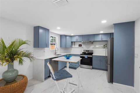 Villa ou maison à vendre à Tampa, Floride: 3 chambres, 112.41 m2 № 2206827 - photo 6