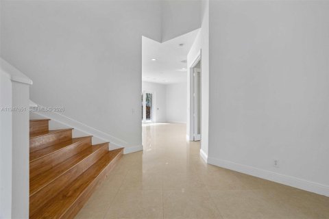 Снять в аренду виллу или дом в Уэстон, Флорида 5 спален, 369.66м2, № 2003766 - фото 9