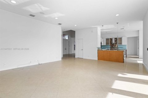 Снять в аренду виллу или дом в Уэстон, Флорида 5 спален, 369.66м2, № 2003766 - фото 7