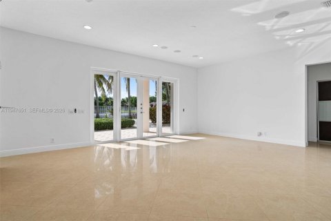 Снять в аренду виллу или дом в Уэстон, Флорида 5 спален, 369.66м2, № 2003766 - фото 11