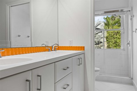 Снять в аренду виллу или дом в Уэстон, Флорида 5 спален, 369.66м2, № 2003766 - фото 29