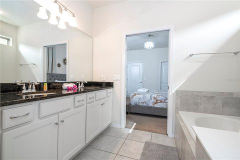 Villa ou maison à vendre à Kissimmee, Floride: 6 chambres, 291.9 m2 № 2217656 - photo 14