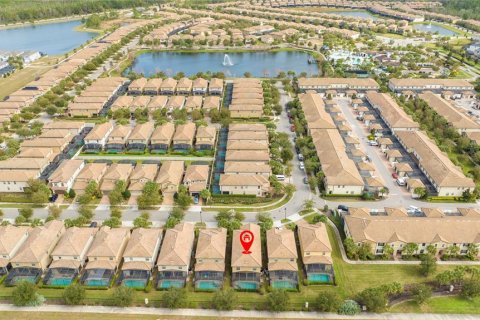 Villa ou maison à vendre à Kissimmee, Floride: 6 chambres, 291.9 m2 № 2217656 - photo 4