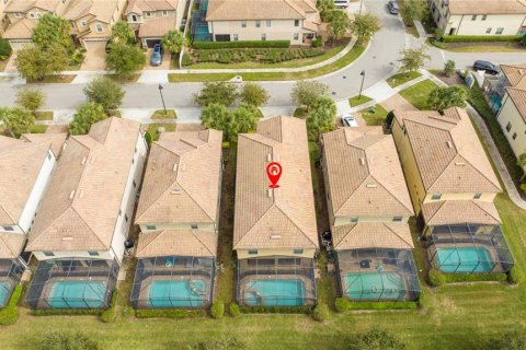 Villa ou maison à vendre à Kissimmee, Floride: 6 chambres, 291.9 m2 № 2217656 - photo 3