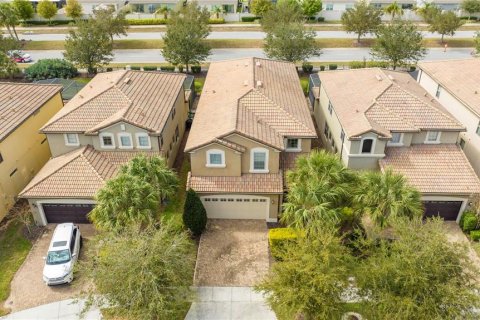 Villa ou maison à vendre à Kissimmee, Floride: 6 chambres, 291.9 m2 № 2217656 - photo 2