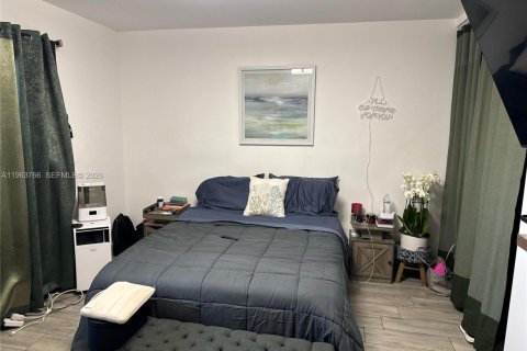 Villa ou maison à vendre à Hollywood, Floride: 4 chambres, 151.06 m2 № 2025657 - photo 8