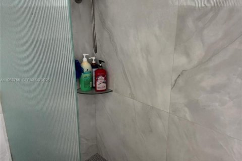 Villa ou maison à vendre à Hollywood, Floride: 4 chambres, 151.06 m2 № 2025657 - photo 14