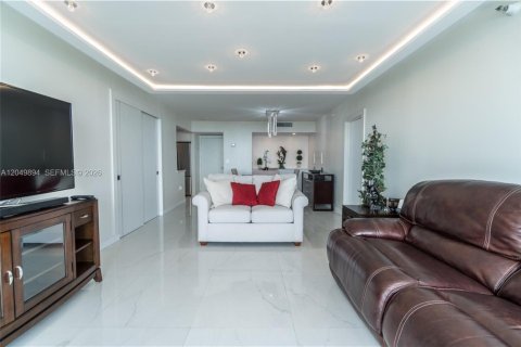 Condo in Aventura, Florida, 2 bedrooms № 2193481 - photo 12