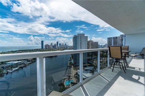 Condo in Aventura, Florida, 2 bedrooms № 2193481 - photo 11
